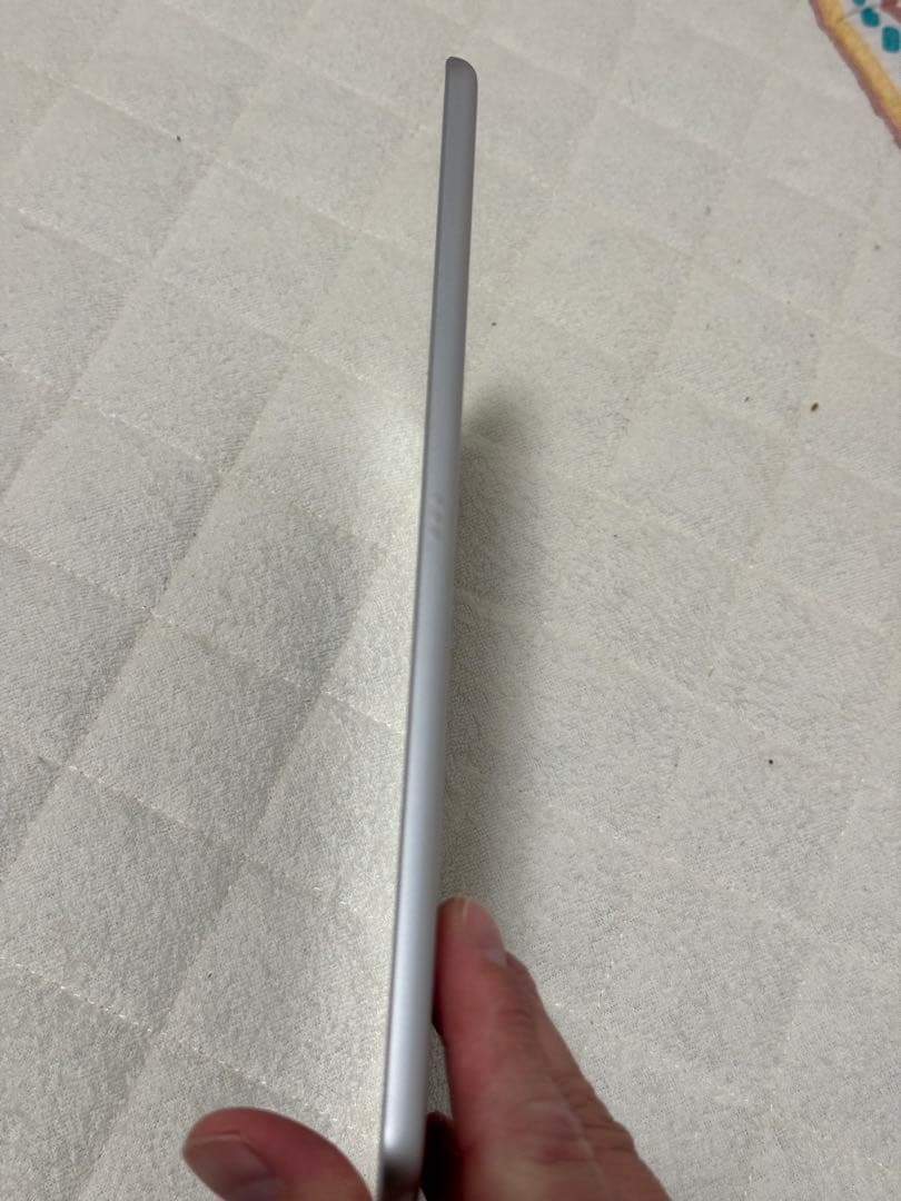 iPad第7世代 WiFi セルラー　32GB バッテリー99%