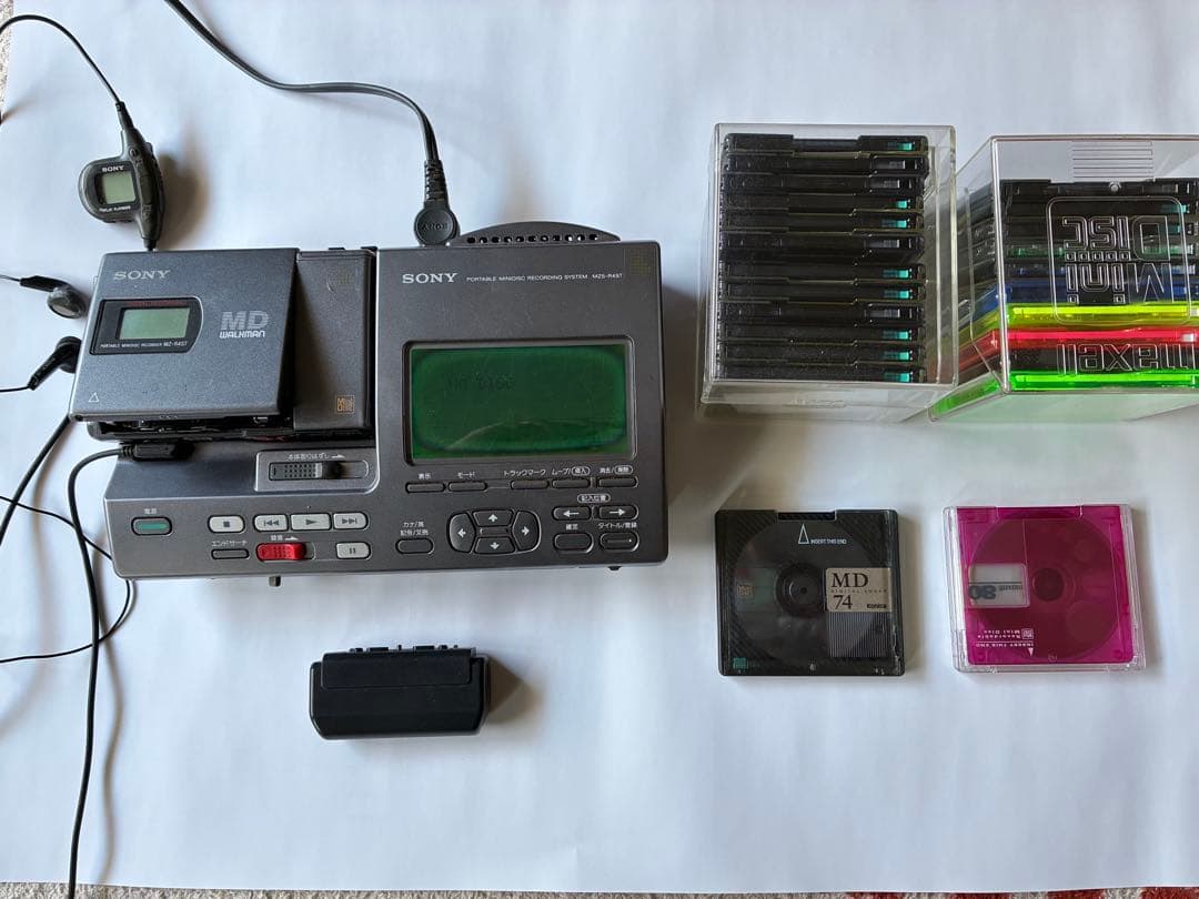 【SONY】MD WALKMAN〈MZ-R4ST〉+空ディスク【動作検証済⭐︎】