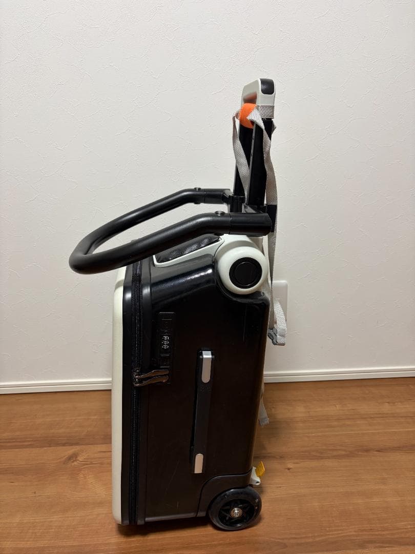 子供が乗れるスーツケース　キャリケース　ダイヤルロック