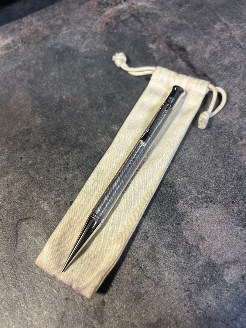 ファーバーカステルギロシェロジウム　MP0.7 おまけ　革製4本挿ペンケース