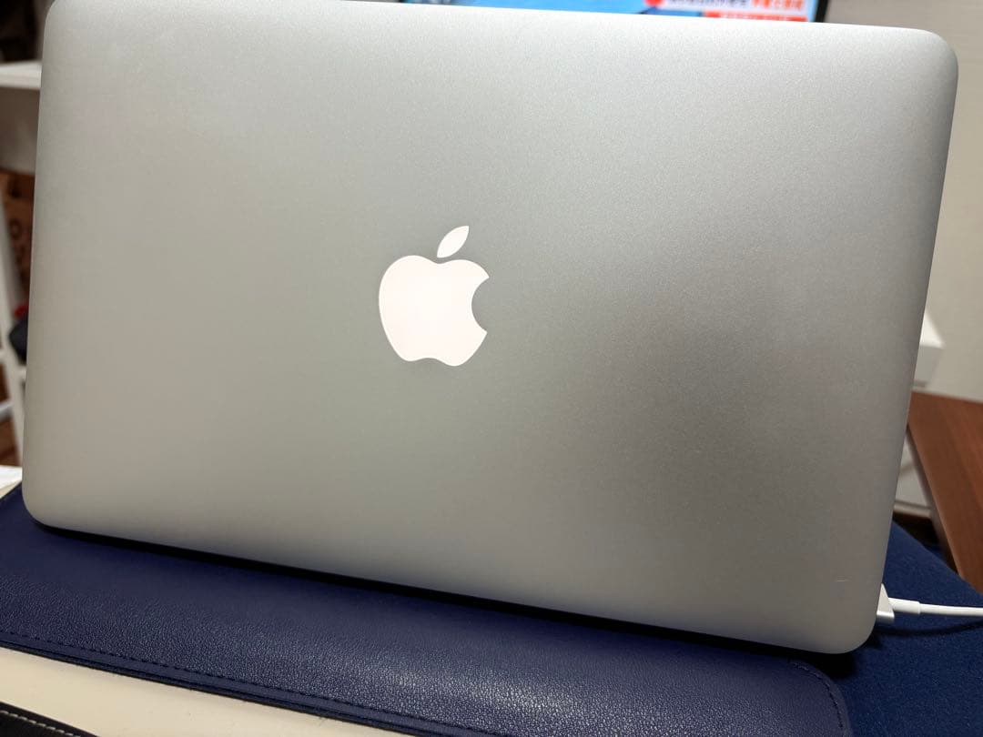 Apple MacBook Air 11インチ (Early 2014)