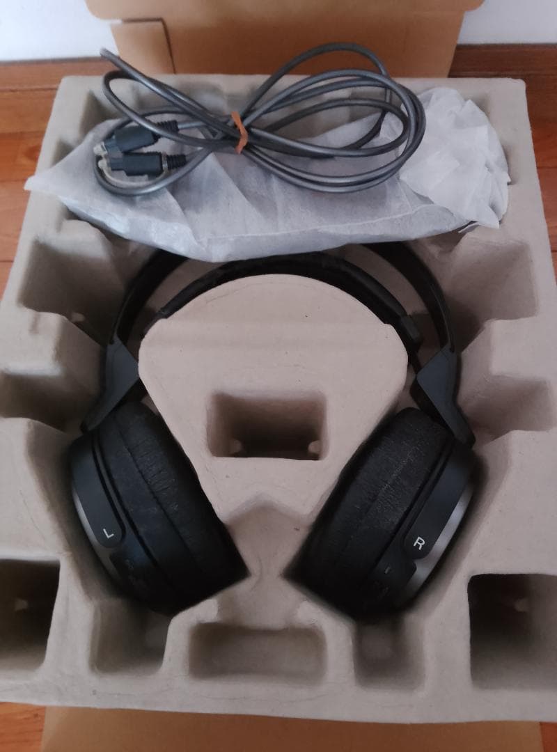 希少　大迫力sony デジタルサラウンドヘッドホンシステム　MDR-DS7000