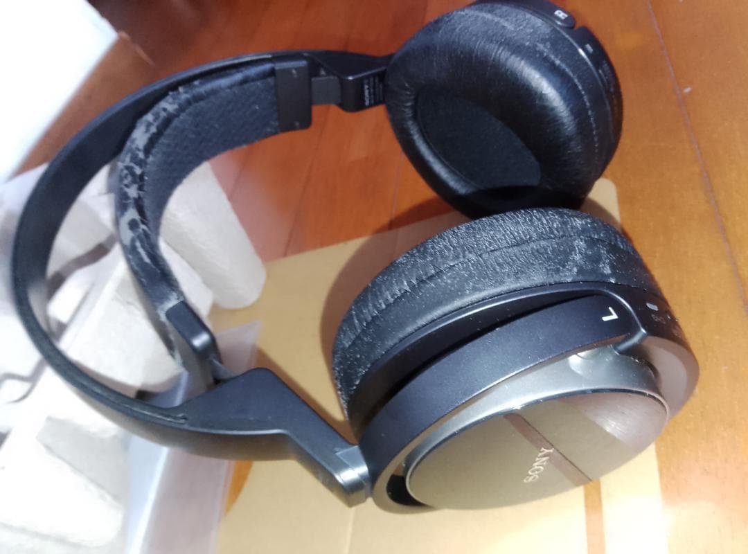 希少　大迫力sony デジタルサラウンドヘッドホンシステム　MDR-DS7000