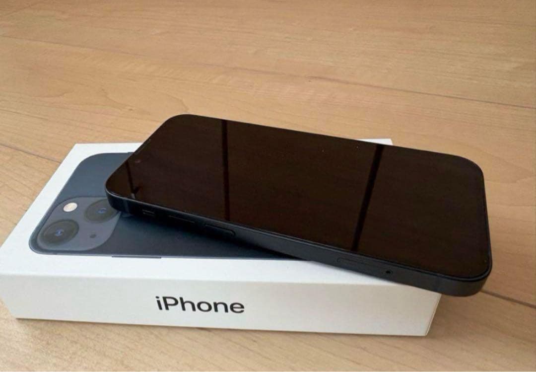 iPhone 13 本体　中古品