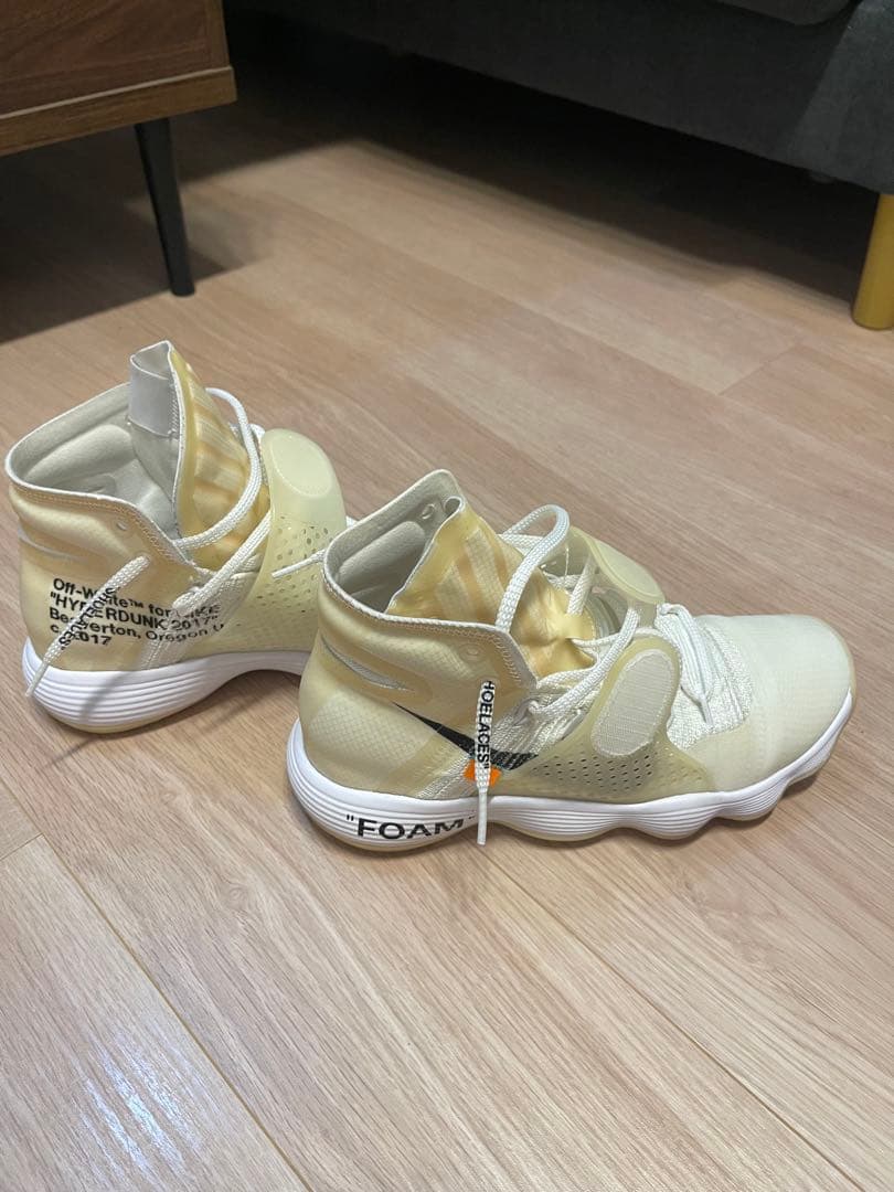 ろん　NIKEハイパーダンク×オフホワイト