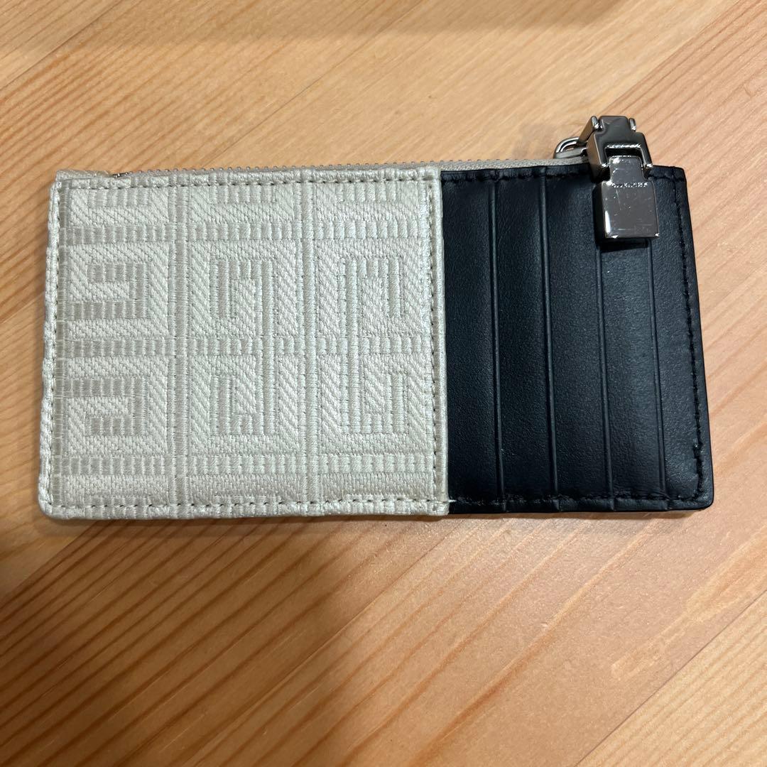 GIVENCHY ミニ財布 ホワイトレザー