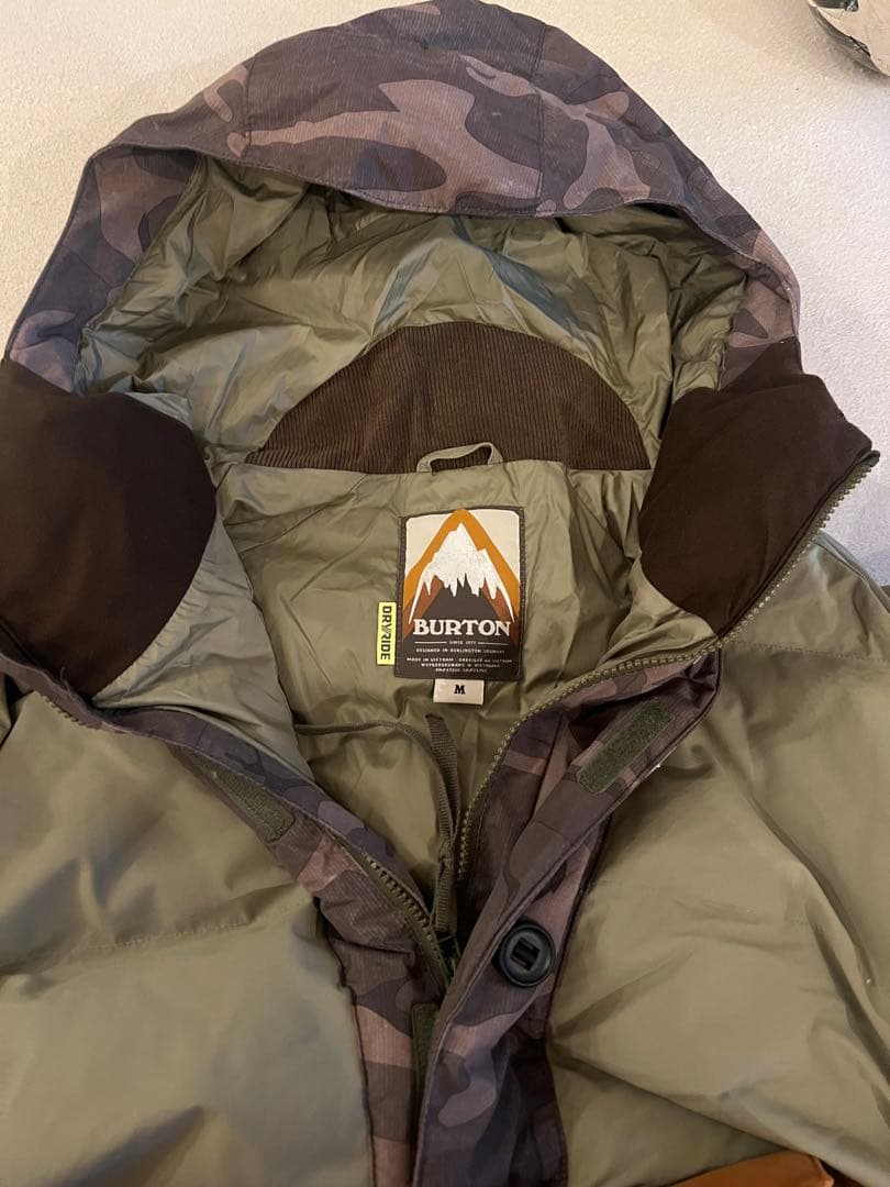 美品　BURTON スノーボードジャケット Mサイズ カモフラージュ