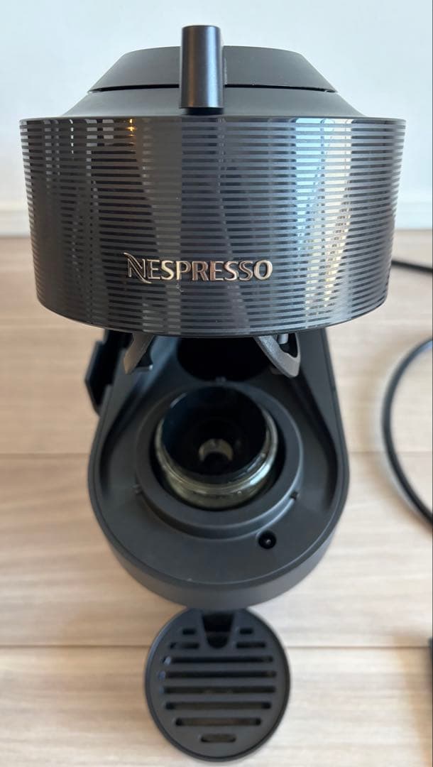 ネスプレッソ　VERTUO カプセル式コーヒーメーカー　GDV2 ブラック