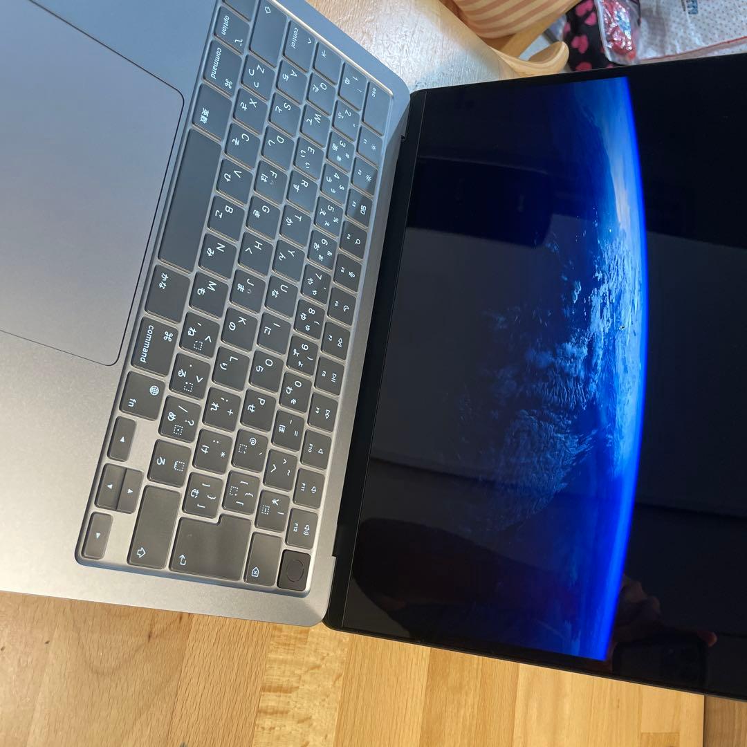 Apple MacBook Air 13インチ　M3 スペースグレー