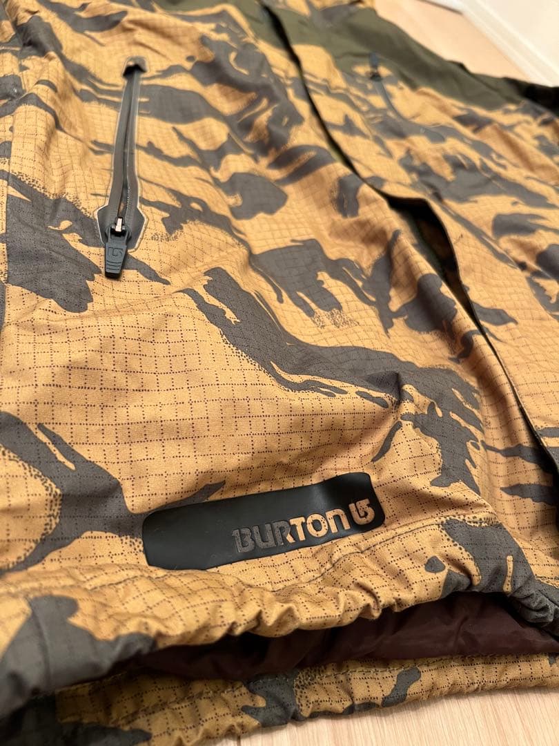 美品　BURTON スノーボードウェア Mサイズ カモフラージュ