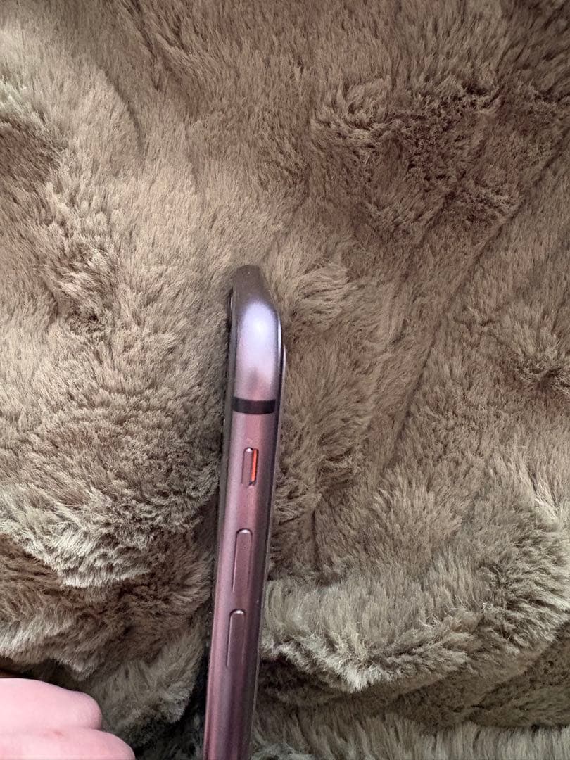 【中古】Apple iPhone 8 スペースグレー 本体【64G】75%