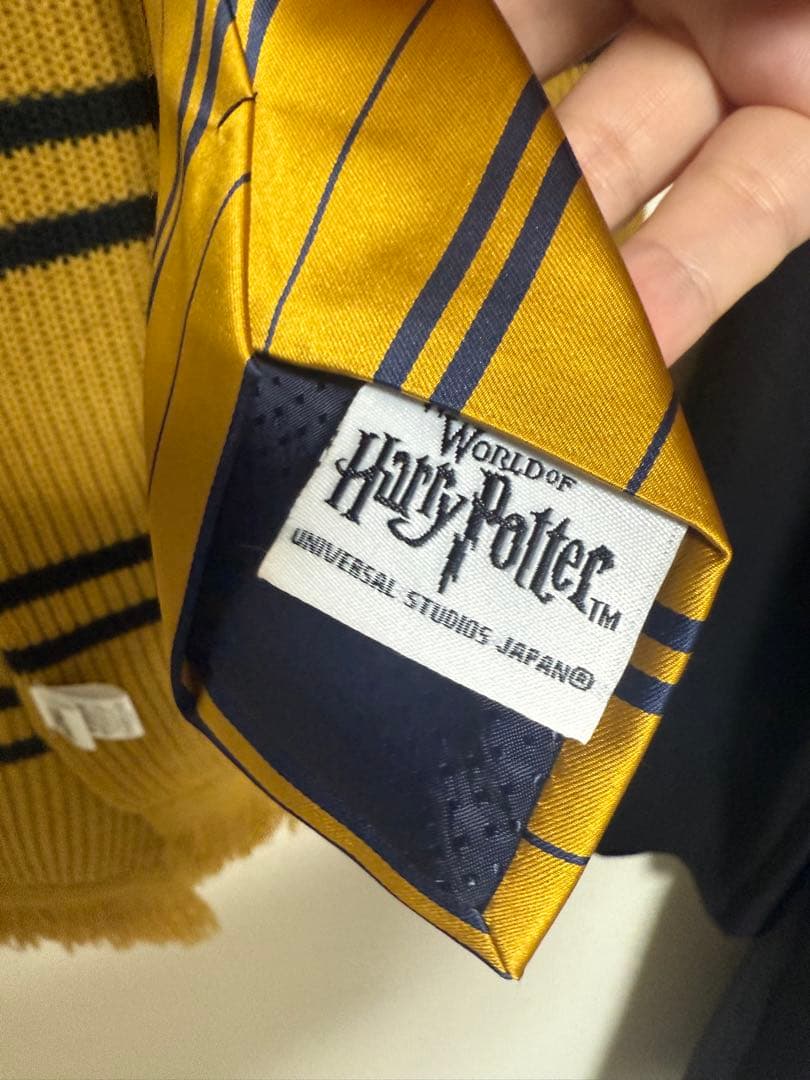 USJ公式 ハッフルパフ ローブ(Mサイズ)＋ネクタイ＋マフラー 3点セット