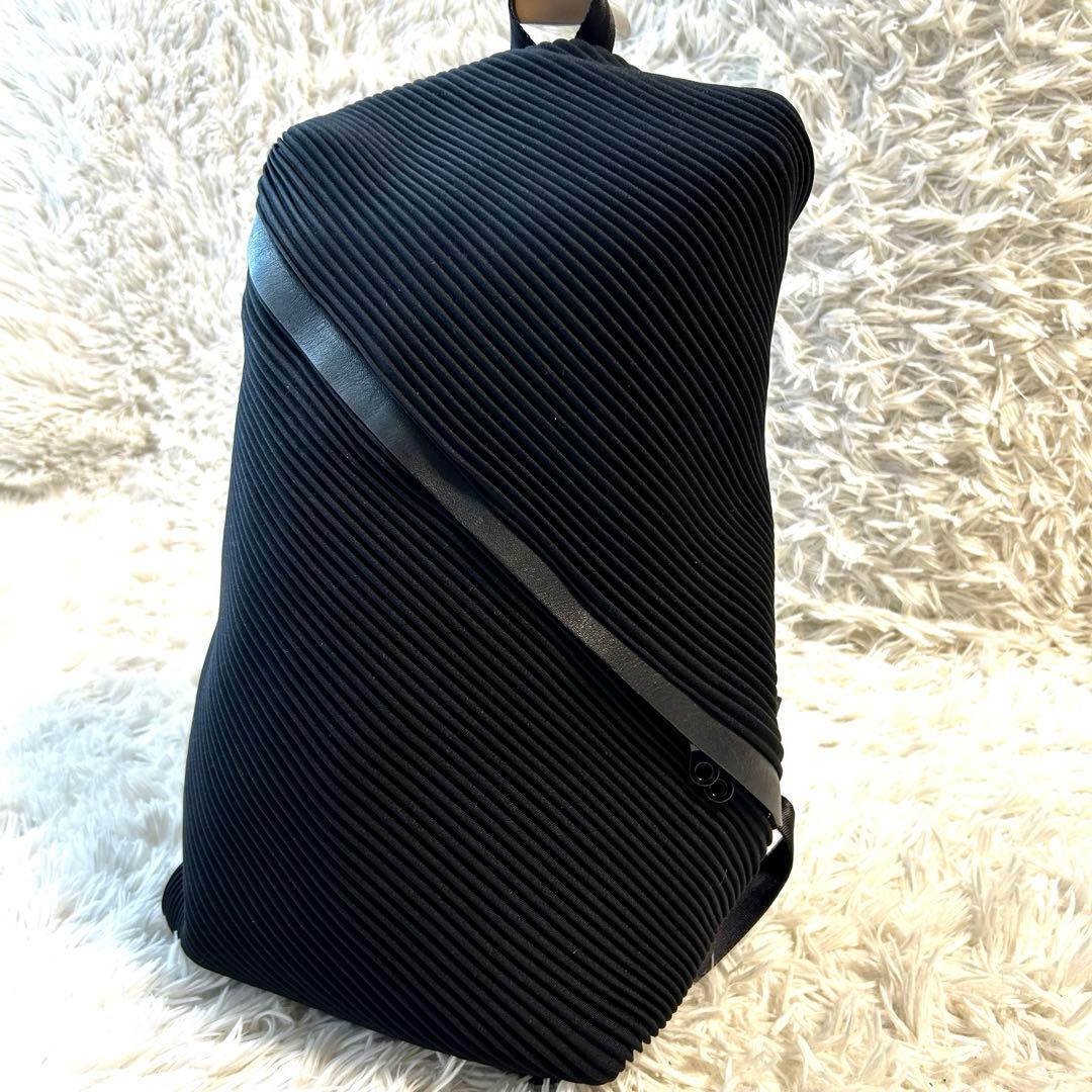 プリーツプリーズ イッセイミヤケ バイアス リュック バックパック ブラック