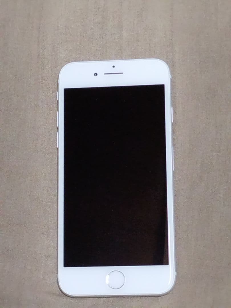 【1/4迄価格】美品 Apple iPhone 8 ホワイトシルバー 本体