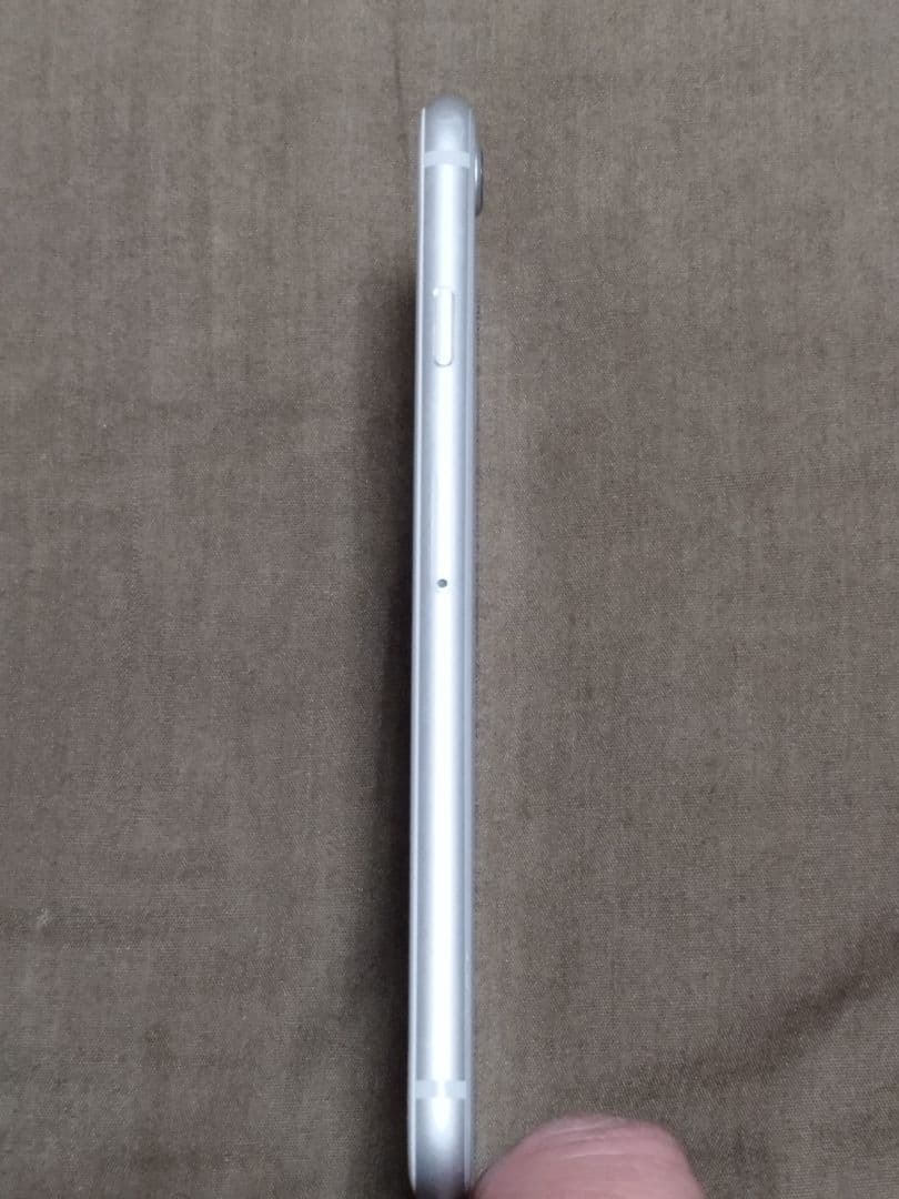 【1/4迄価格】美品 Apple iPhone 8 ホワイトシルバー 本体