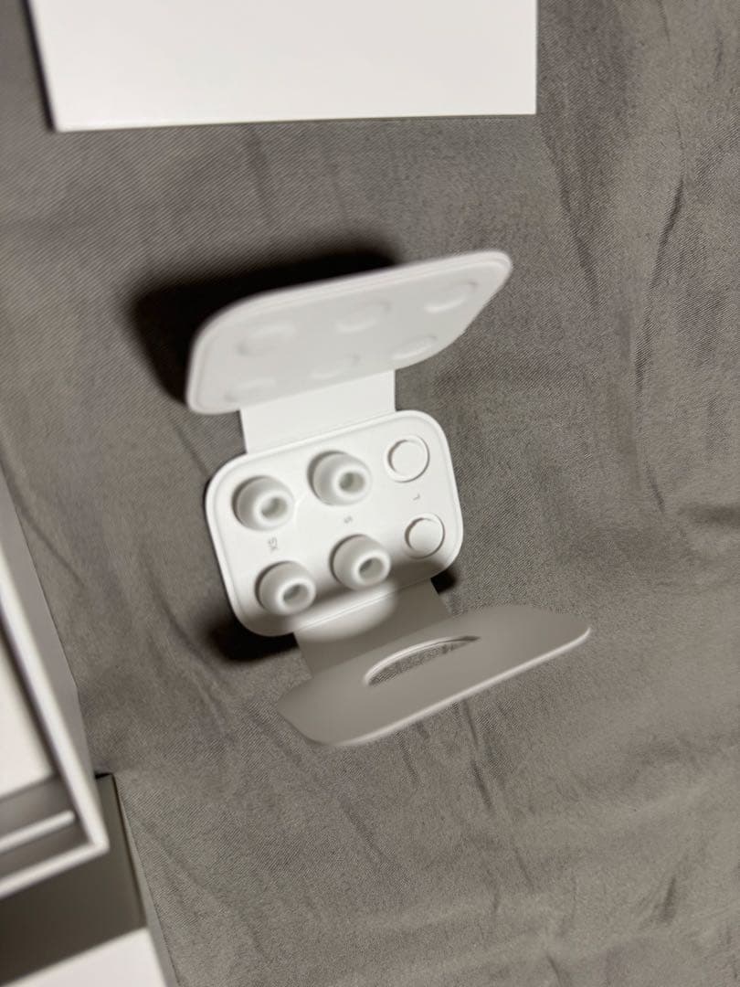 AirPods Pro2 ライトニング 本体 箱・充電ケース付き 付属品あり