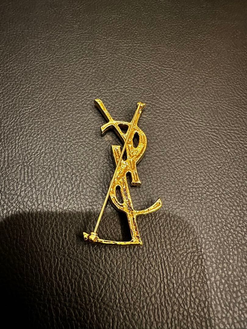 SAINT LAURENT PARIS カサンドラ クロコダイル ブローチ