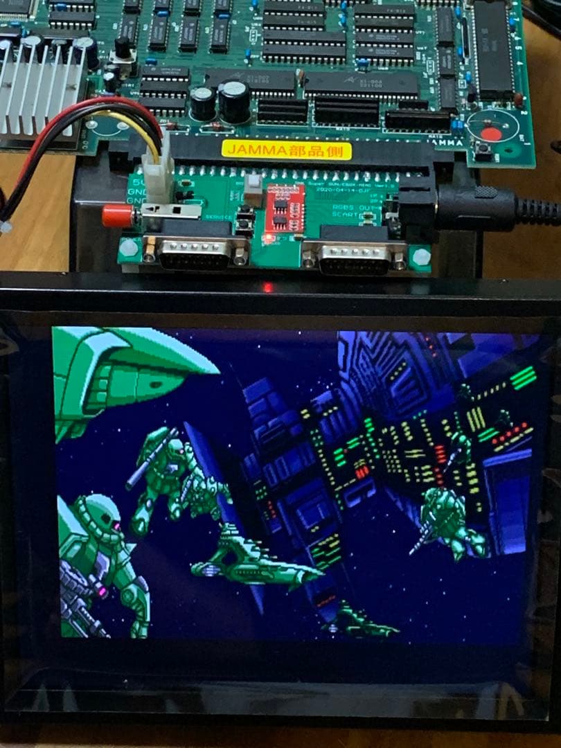 週末特価　15kHz,24kHz,31kHz 4:3表示 9.7インチ 液晶