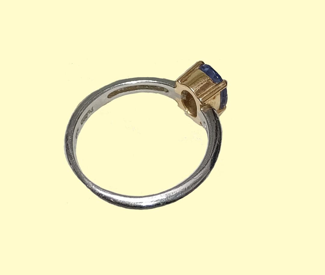 Pt 900 K18 サファイアリング