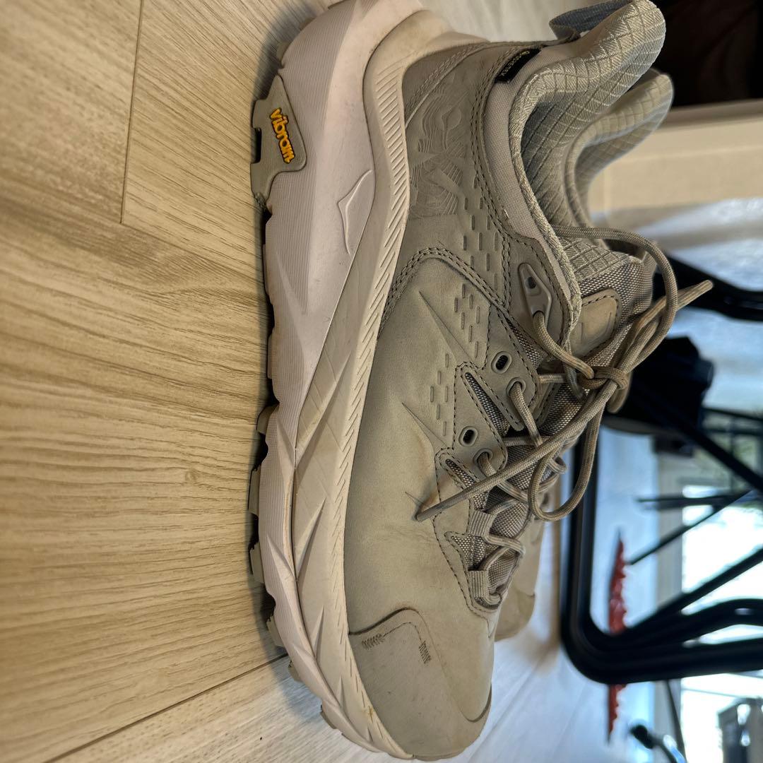 HOKA KAHA2 グレー ハイキングシューズ