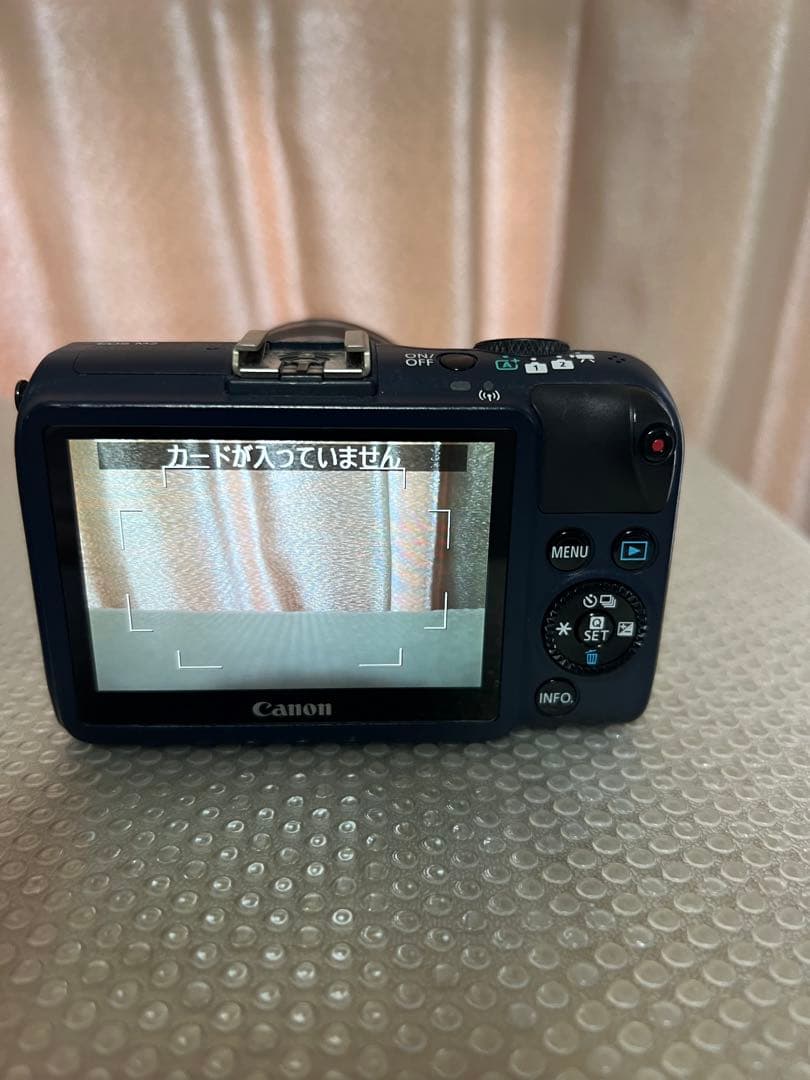 美品　Canon EOS M2 ミラーレスカメラ