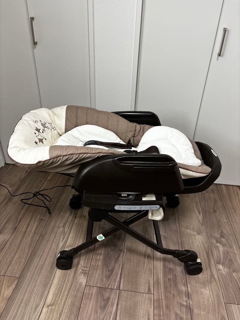 【直接お渡し限定　千葉】コンビ　ネムリラ　オートスウィング