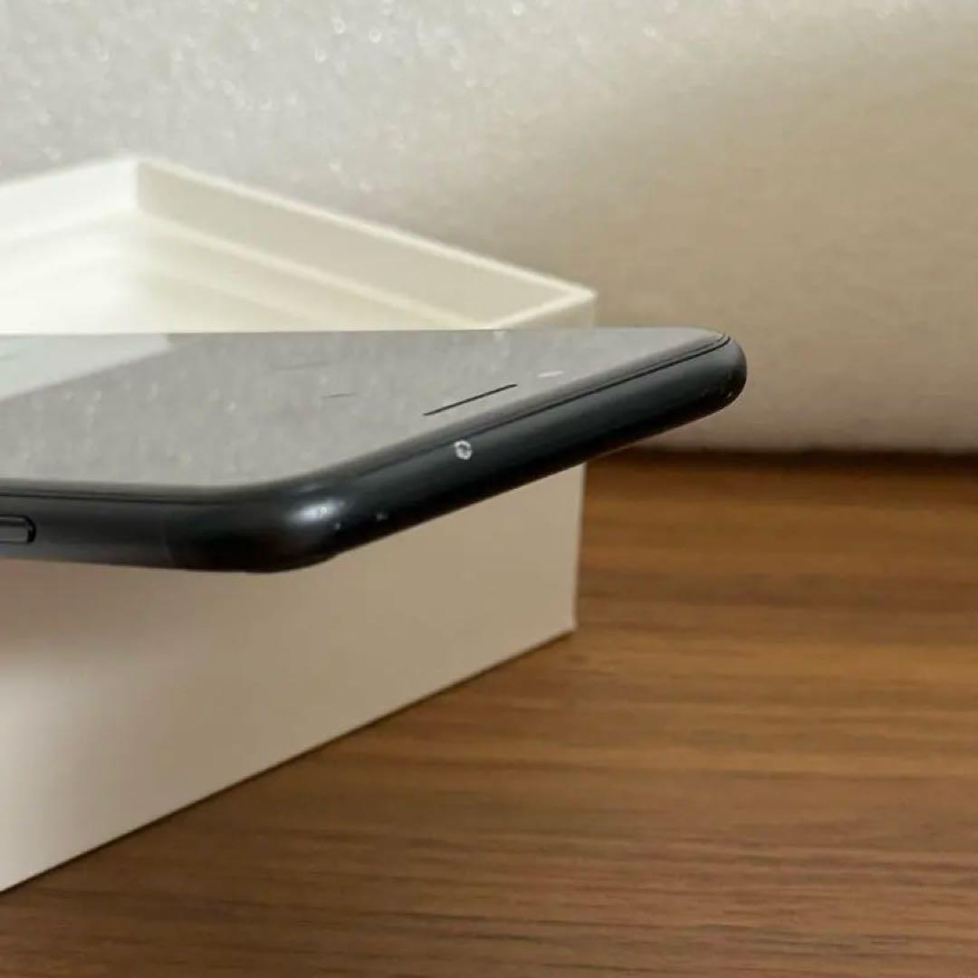 iPhone 7 本体 128GB SIMフリー　Lightningケーブル付き