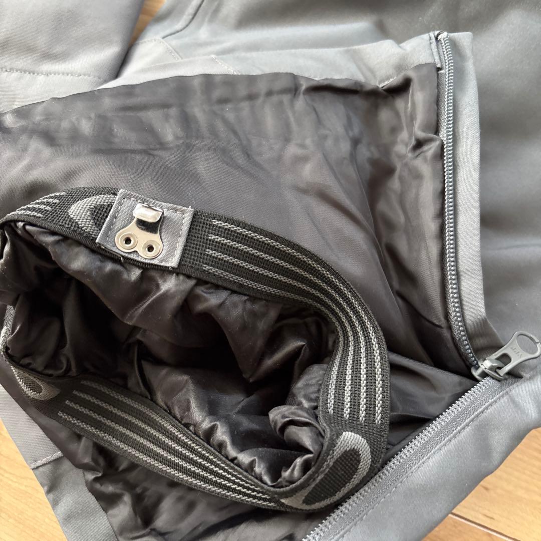 新品　オークリー　メンズ　スノーボードパンツ　グレー　撥水　日本XLサイズ