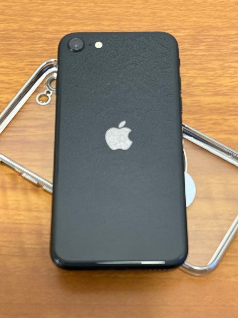 iPhone SE 第二世代　64GB★ブラック、美品★