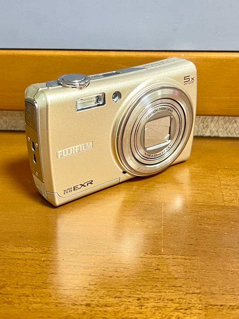 FUJIFILM FINEPIX F200EXR コンパクトデジタルカメラ