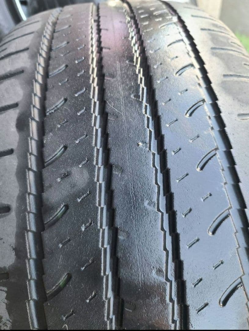 デリカ　D5　純正タイヤホイールセット　4本　ナット付き