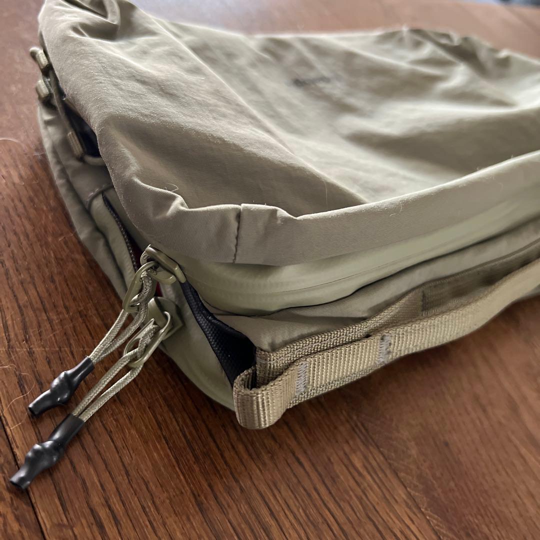 トポロジー topologie ボトルサコッシュ ラージ モス Moss 美品