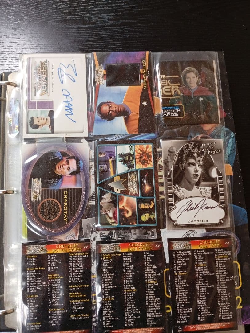 スタートレック　ボイジャー　トレーディングカード　専用バインダー入り