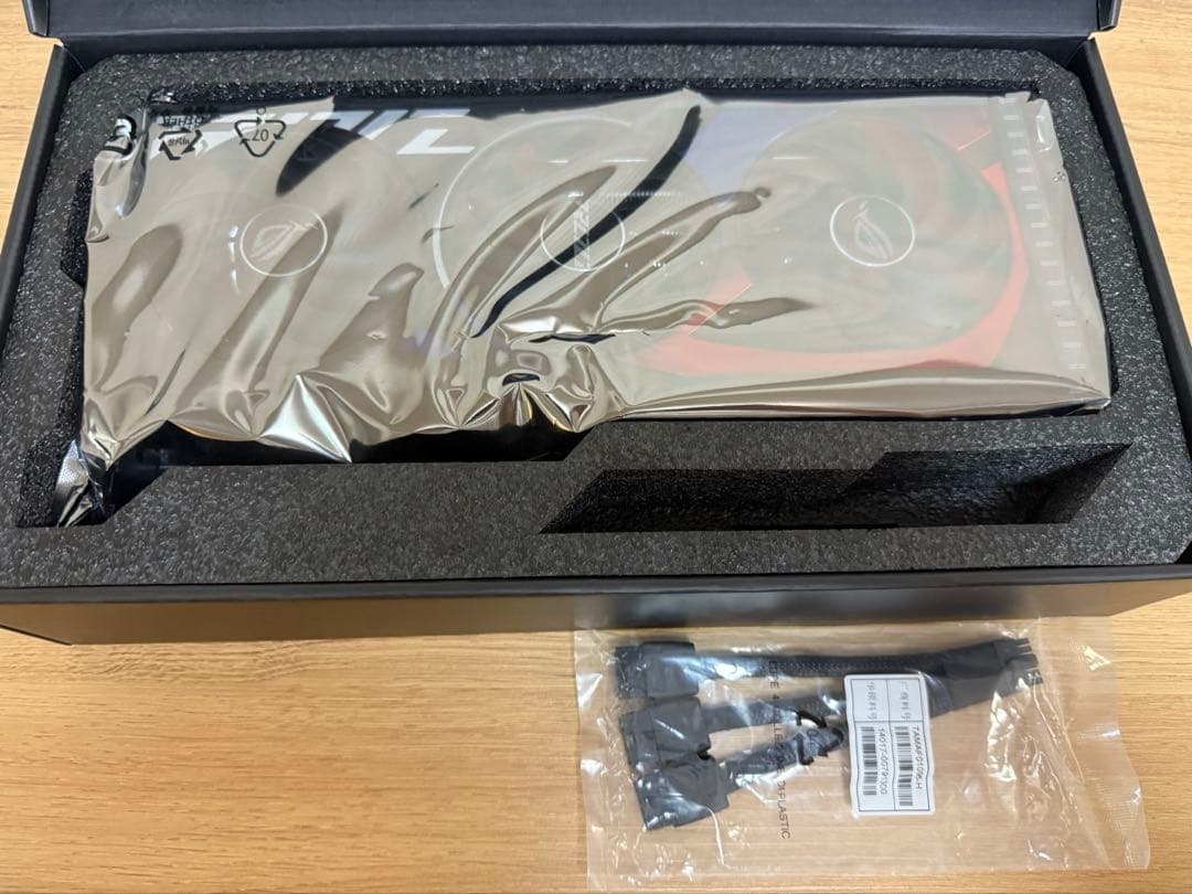 グラフィックボード・グラボ・ビデオカード ASUS ROG STRIX GeForce RTX 4070 Ti SUPER