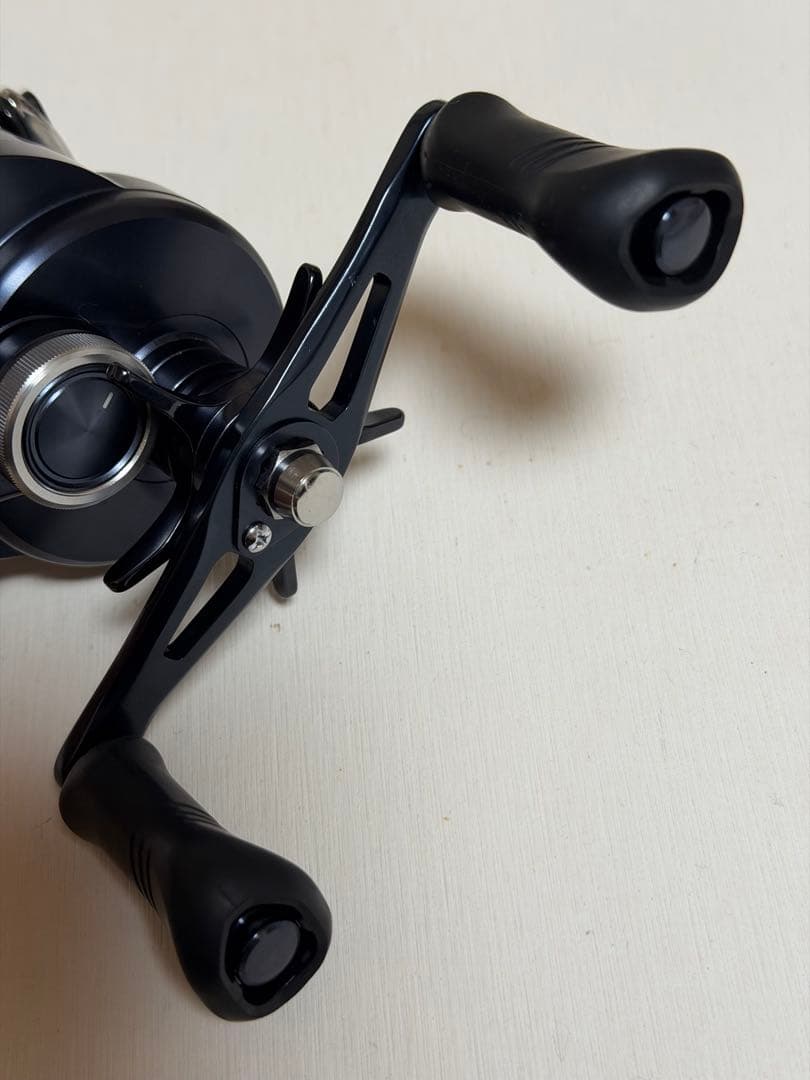 シマノ(SHIMANO) 20 オシアコンクエスト リミテッド 200PG(右)