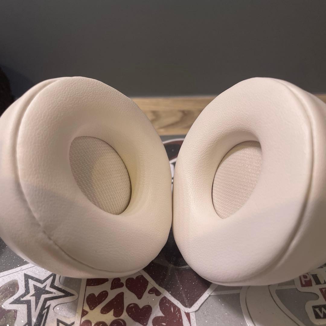 【ほぼ新品】 国内正規品・販売終了品 Beats Solo Pro ホワイト