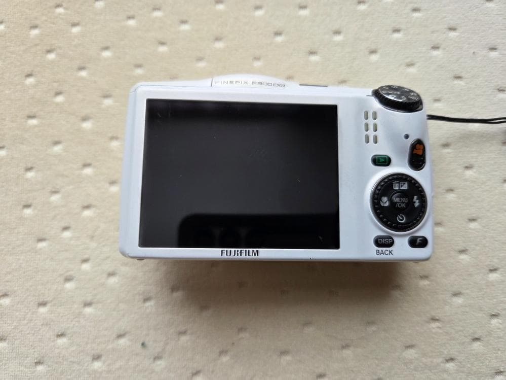 Fujifilm 20倍ズーム コンパクトデジタルカメラ ホワイト