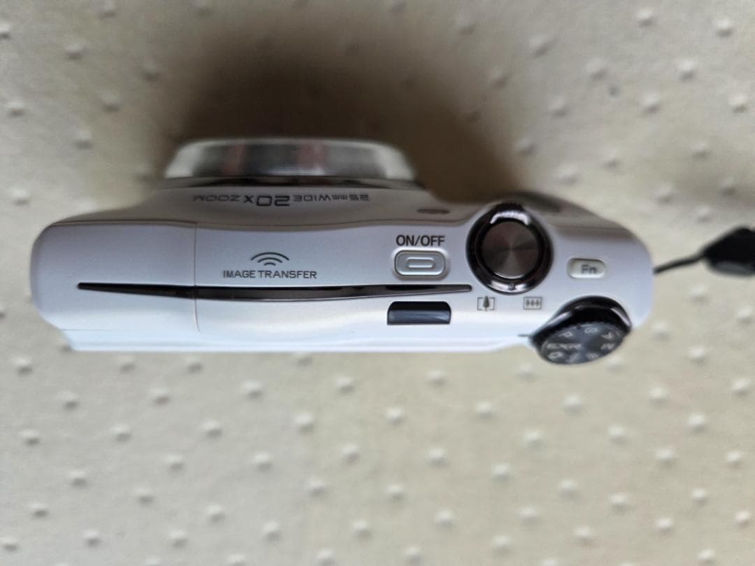 Fujifilm 20倍ズーム コンパクトデジタルカメラ ホワイト