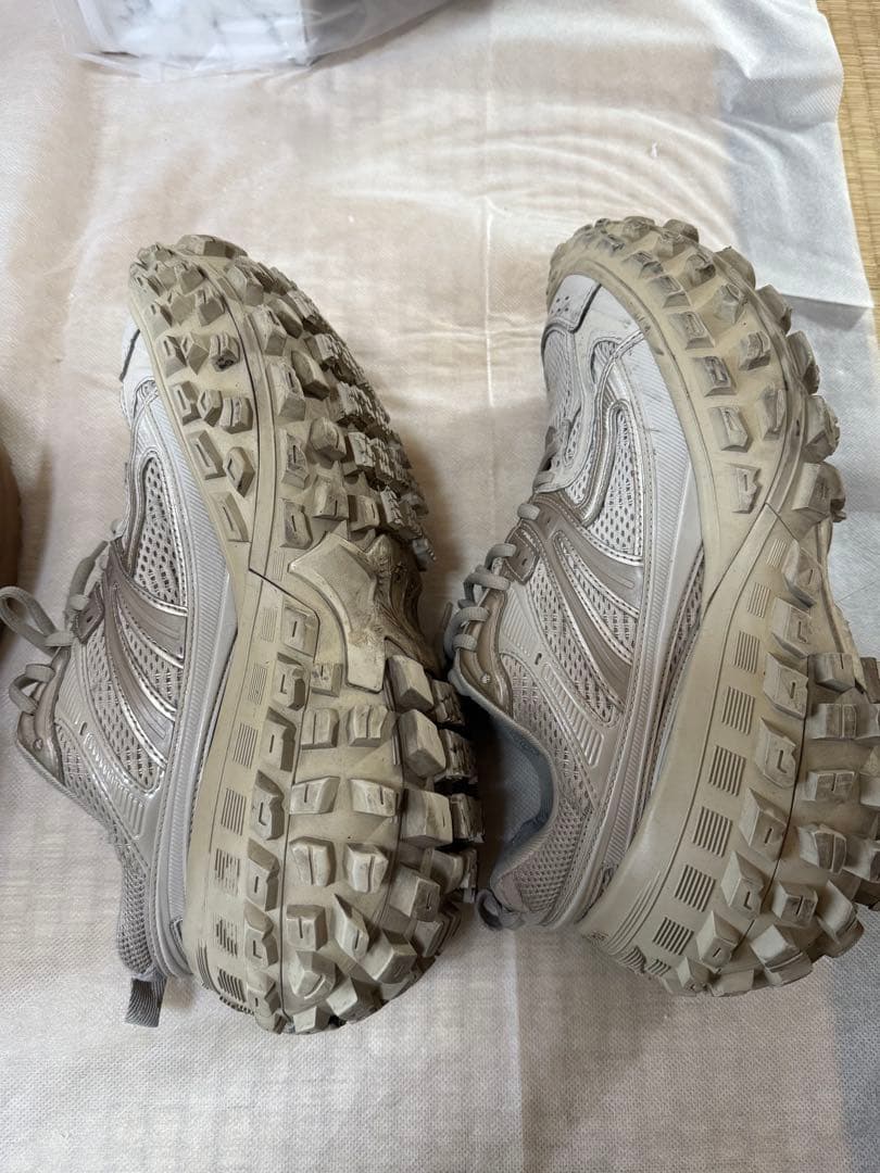 BALENCIAGA トレイルスニーカー グレー