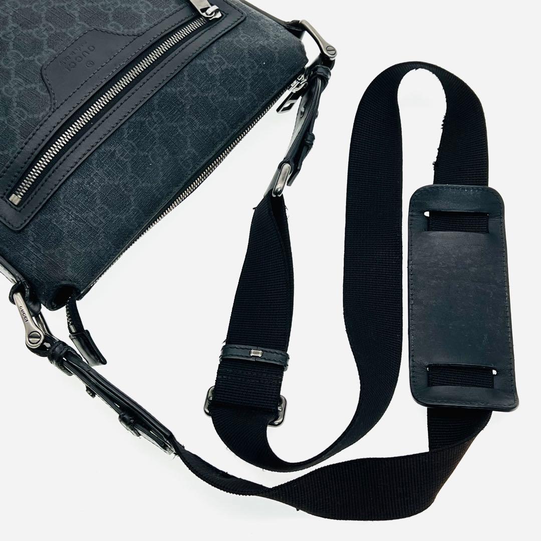 GUCCI ショルダーバッグ 黒 GGパターン メッセンジャーバッグ