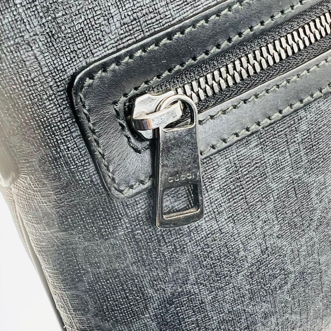 GUCCI ショルダーバッグ 黒 GGパターン メッセンジャーバッグ