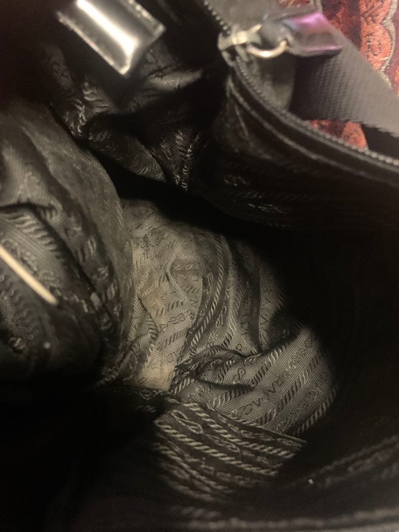 PRADA メッセンジャーバッグ　ナイロン