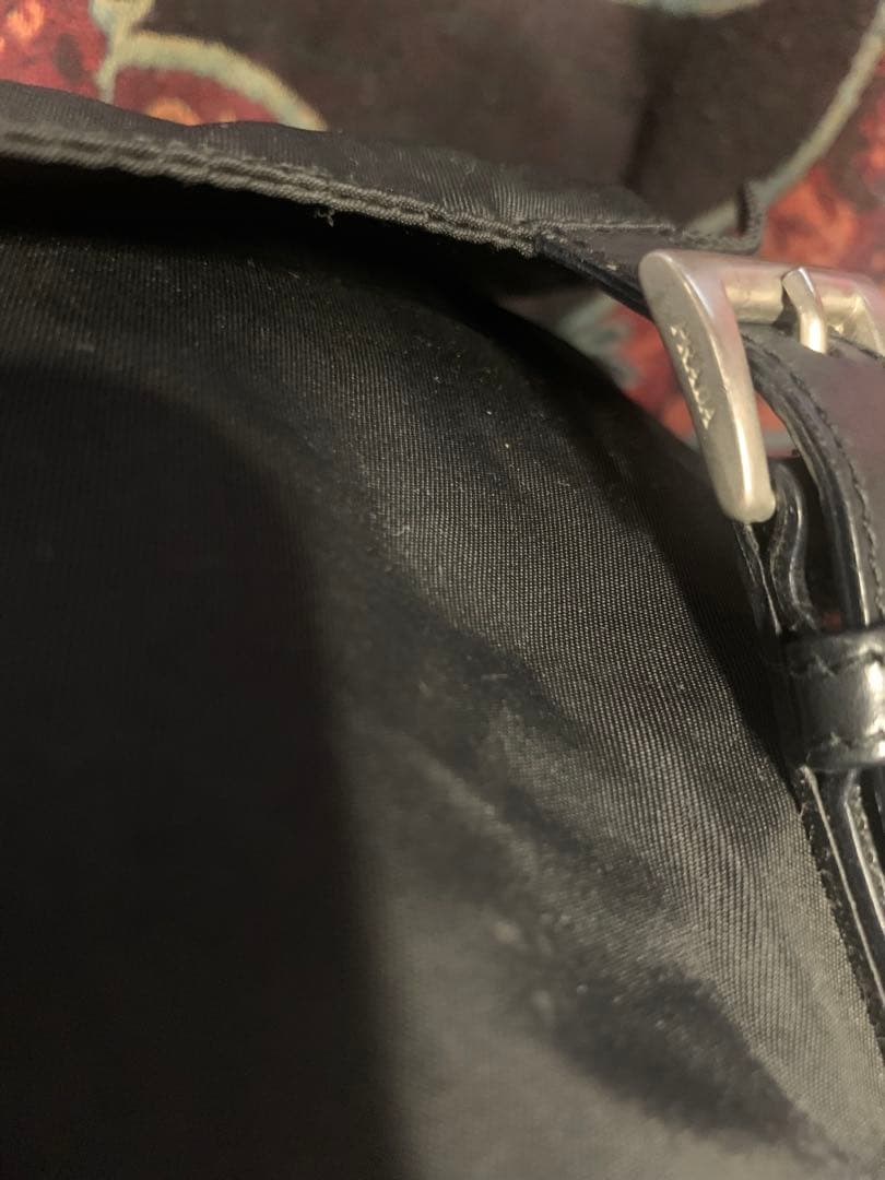 PRADA メッセンジャーバッグ　ナイロン