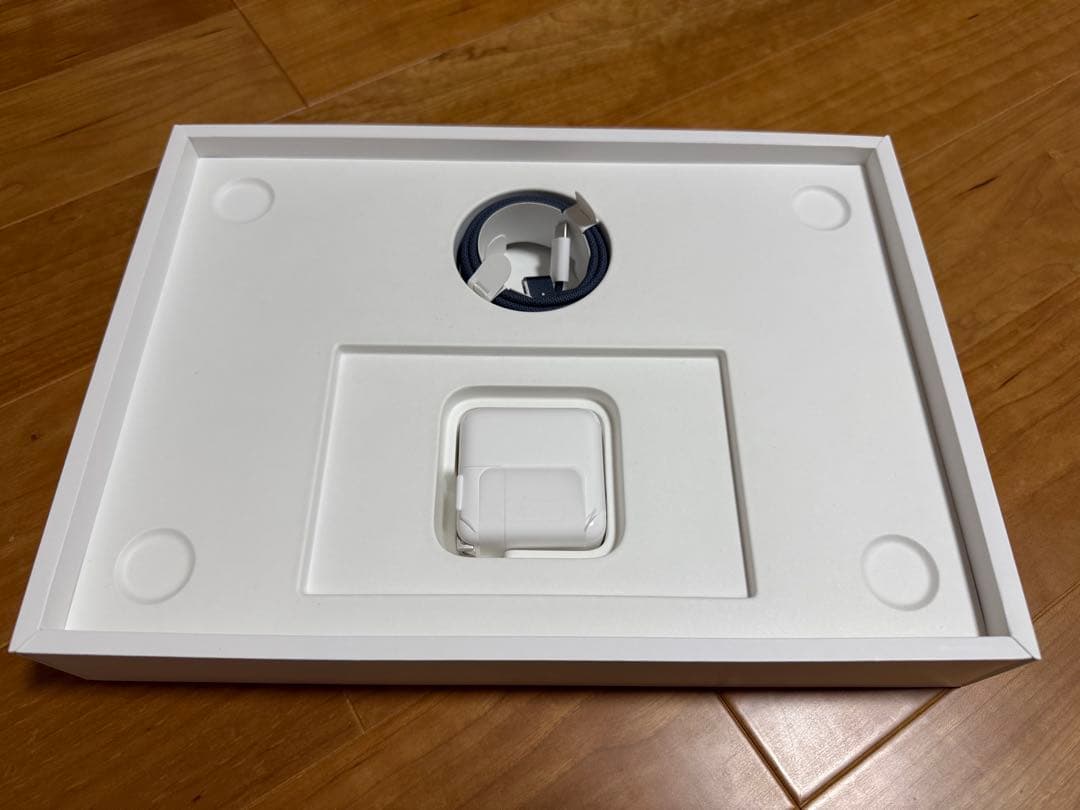 Apple MacBook M2 ミッドナイト 充電器付き