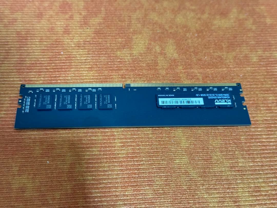 【中古美品】PC メモリ 32GB-3200MHz KLEVV DDR4