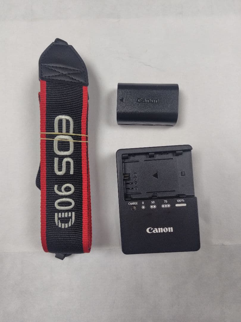 【土日限定値引き】Canon EOS 90D ボディ