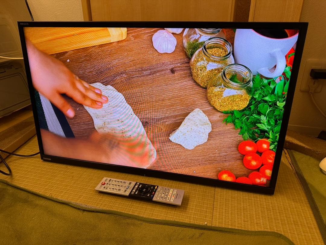 アプリ内蔵極美品　TOSHIBA 東芝 テレビ　32V34　2022年製　32型