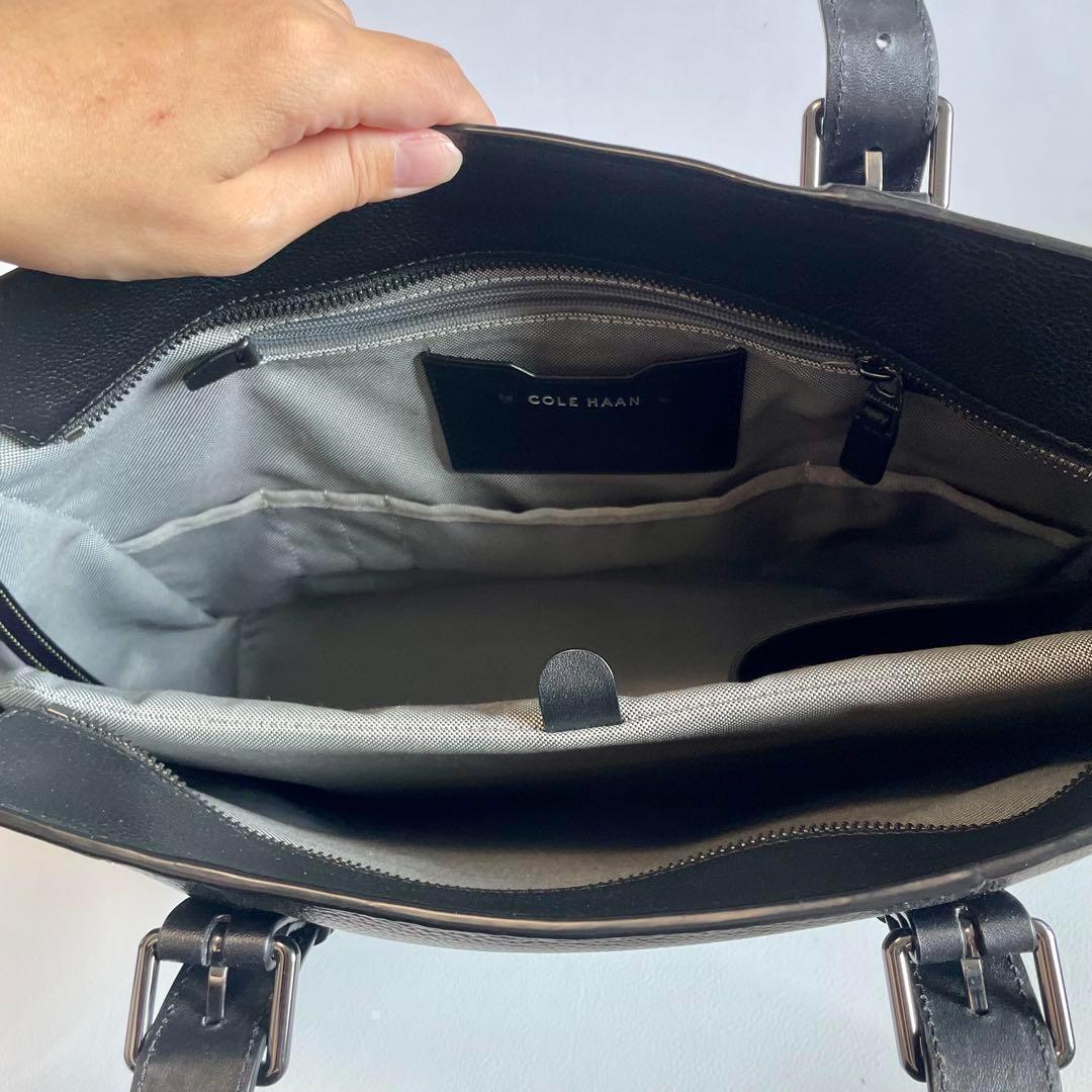 美品【コールハーン】トライボロトートバッグ　レザー 黒 ロゴ 大容量 A4可