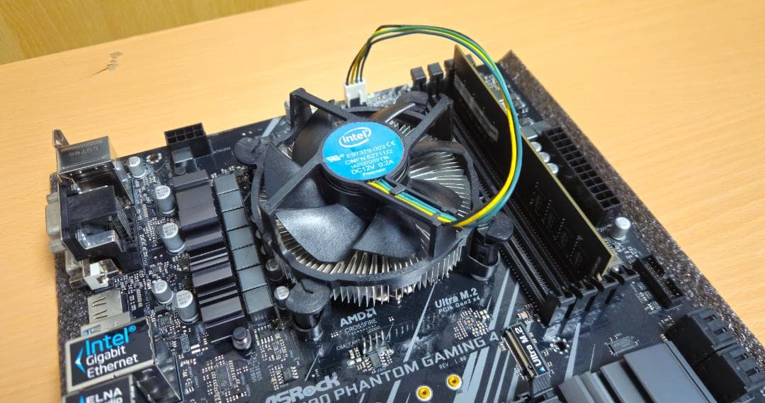 Core i7 9700K+ASRock Z390+8GB [動作確認済み]