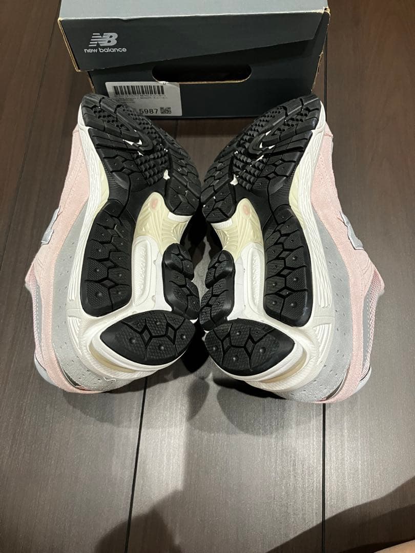 靴 New Balance M2002RFC